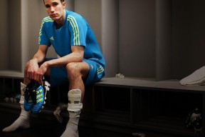 kaiyun体育综合-勇士召开赛前动员会议强调团队合作，勇士队揭幕战